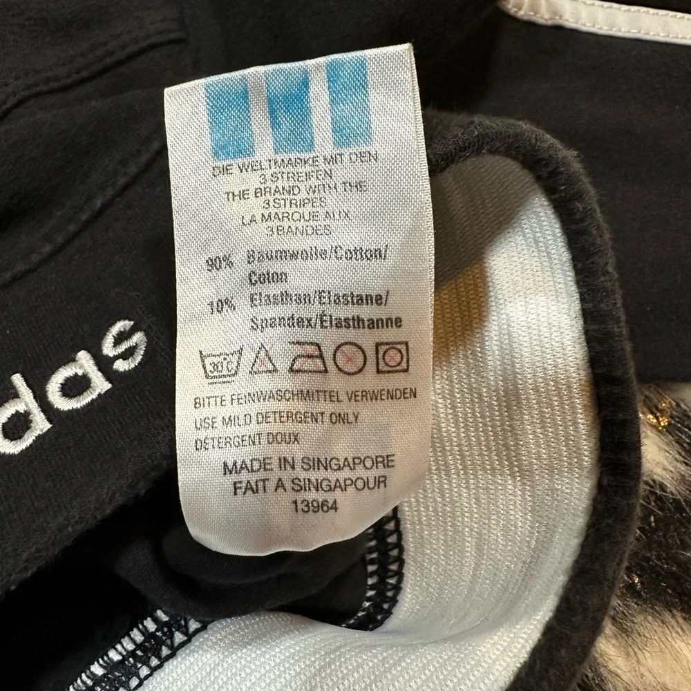 ADIDAS Girl’s Black Long Sleeve Activewear Crop Shirt Size Small